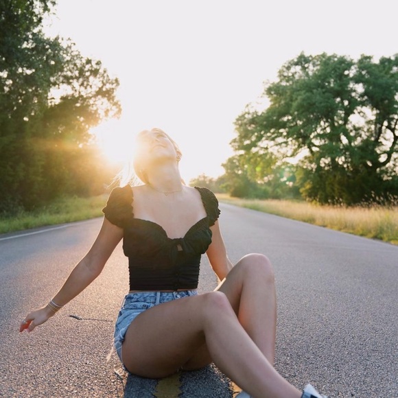 Kendall & Kylie Top - Picture 2 of 5